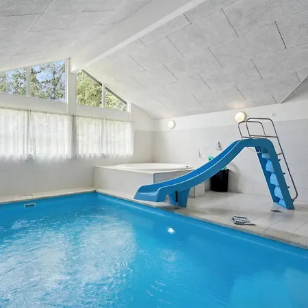 Hébergement de vacances With Fireplace 2